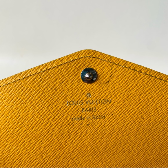 Louis Vuitton Epi Sarah Wallet - Picture 8 of 12